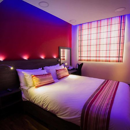 Ville Hotel Манчестър Екстериор снимка