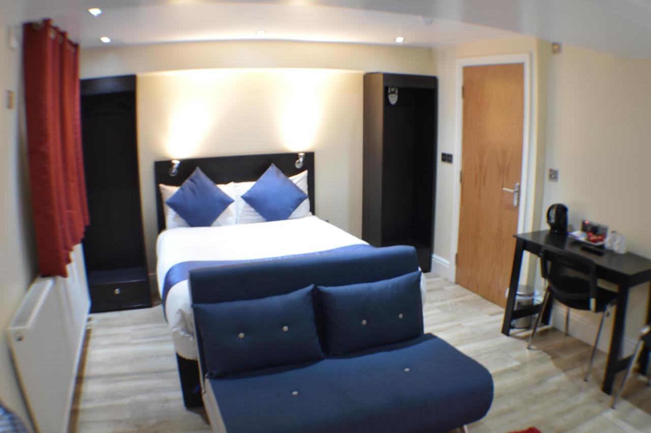 Ville Hotel Манчестър Екстериор снимка