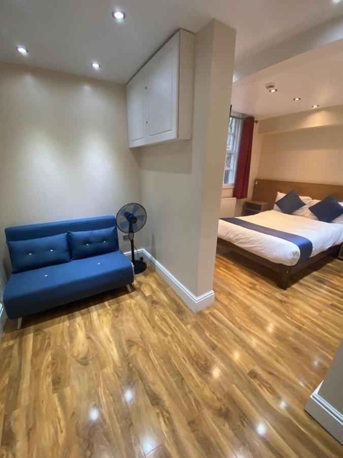 Ville Hotel Манчестър Екстериор снимка