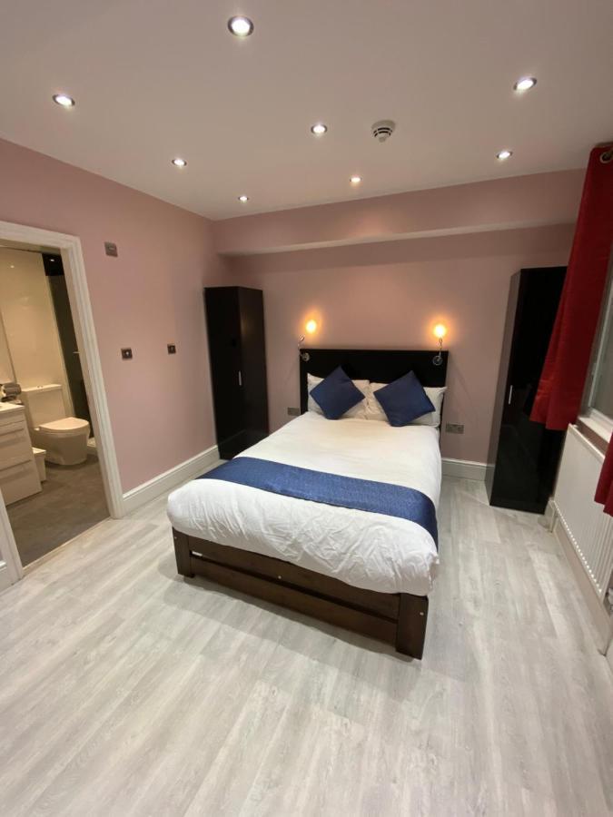Ville Hotel Манчестър Екстериор снимка