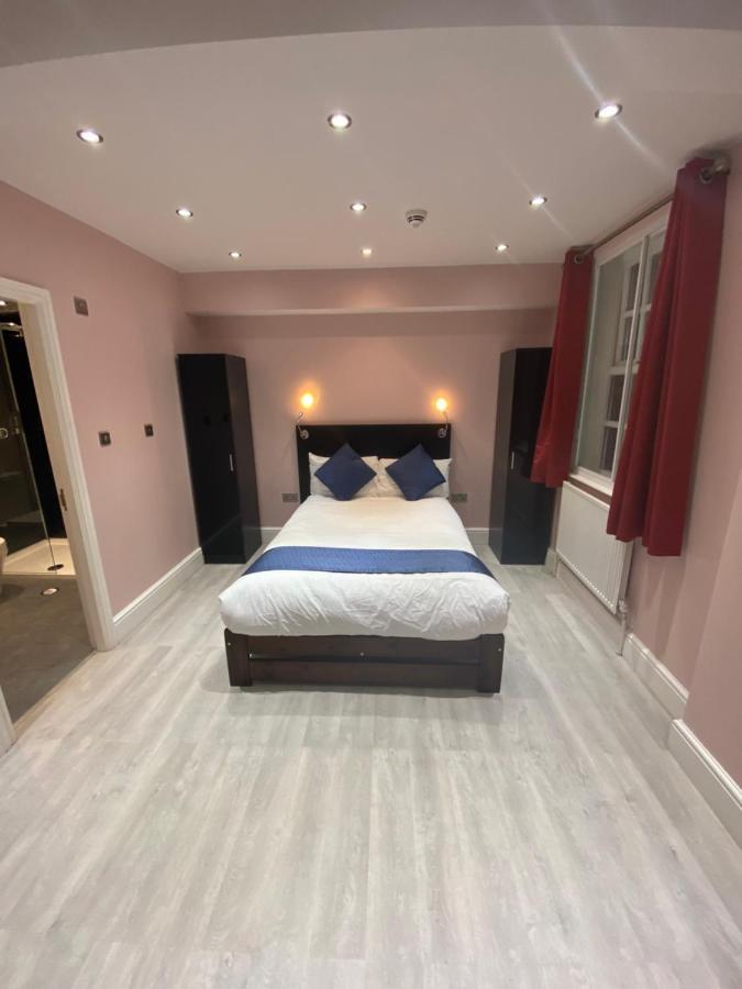 Ville Hotel Манчестър Екстериор снимка