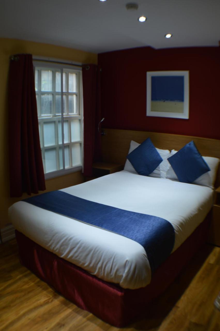 Ville Hotel Манчестър Екстериор снимка