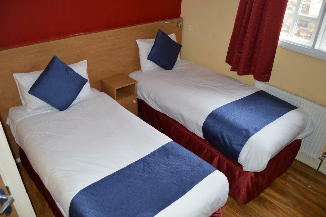 Ville Hotel Манчестър Екстериор снимка